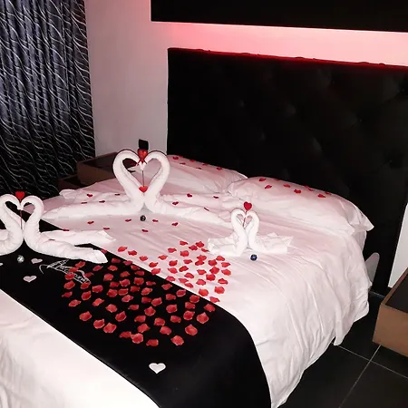 Al Campanile H Centro, By Clapa Group Dislocated Hospitality Konukevi 2*
